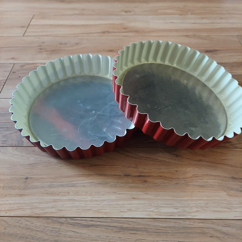 Nordic ware tart quiche pans scalloped edges red removable bottoms